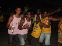 Oktober 10 Anos